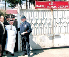 Binlerce mahkuma ERKEN TAHLYE