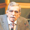 Babakan da mral da ayn eyi sylyor