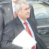 Biz de insanz, kzsak da eletirileri dikkate alrz